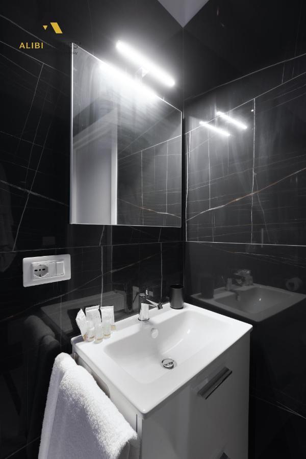 Alibi Suites Suite Museum: Gioiello Con Vista Sul Museo Archeologico Nazionale, Letto E Doccia Con Cromoterapia, Smart Tv, Wifi E A/C Ruvo di Puglia Exterior foto