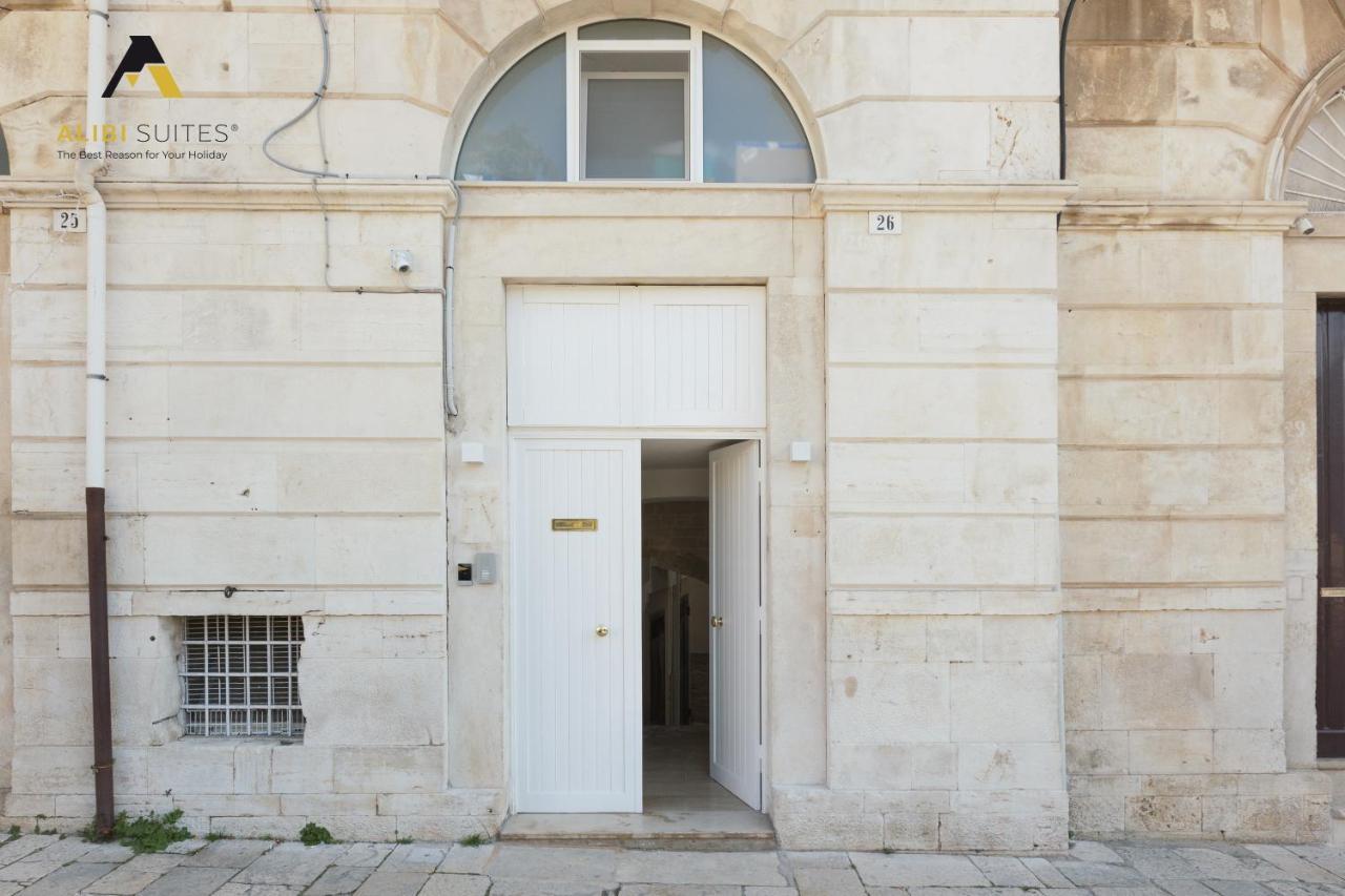 Alibi Suites Suite Museum: Gioiello Con Vista Sul Museo Archeologico Nazionale, Letto E Doccia Con Cromoterapia, Smart Tv, Wifi E A/C Ruvo di Puglia Exterior foto